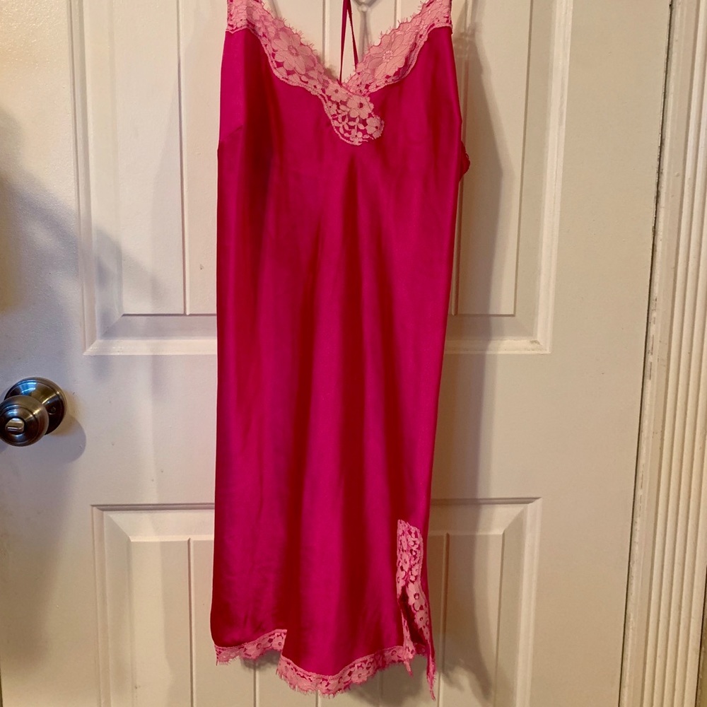Victoria’s Secret Chemise Large - Picture 2 of 7